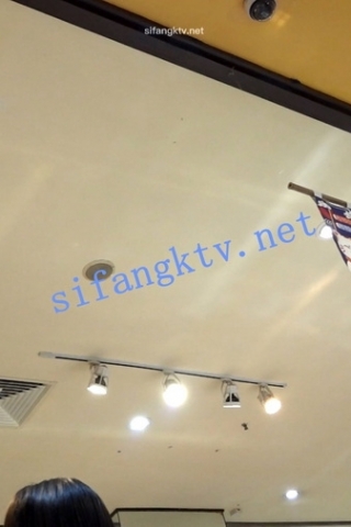 kc472（空城原创）漂亮的白裙小姐姐逛超市，天蓝条纹NN夹翅膀