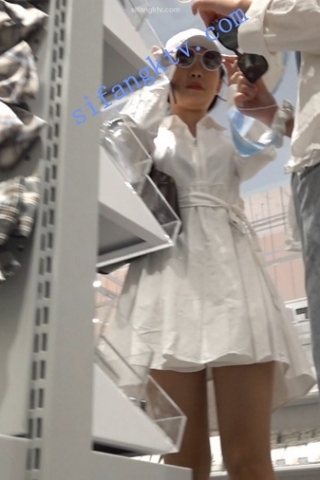 kc347（空城原创）丝袜CD两部，白裙薄丝小姐姐和红裙薄丝妹子