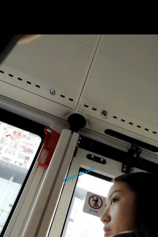 kds0.12 公交车上近距离抄底窄内肥臀