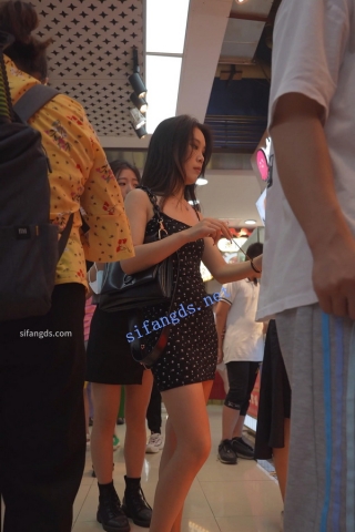 (BC-AA-471)吊带包臀裙美女弯腰被CD..白内鼓鼓的夹出13缝