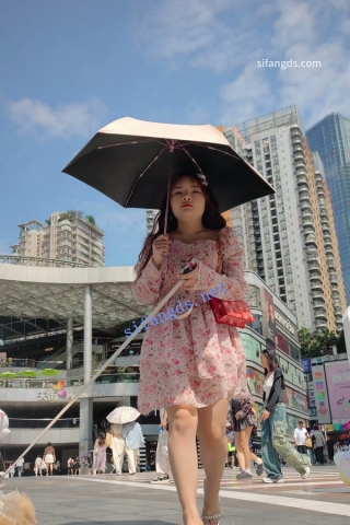 CS003【CSCD】粉色印花连衣裙美女，白色屁股半透明内