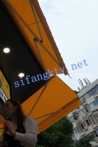 kc509（空城原创）买奶茶的黑裙小姐姐，里面是可爱粉N