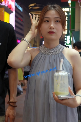 (BC-SSS-051)露肩短裙美女透明内约会..胸贴配大片黑森林超性感