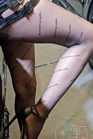 4k街拍极品巴黎世家黑丝车模