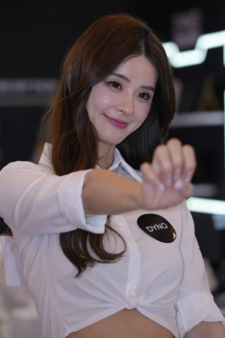 最美车模五月儿车展实拍