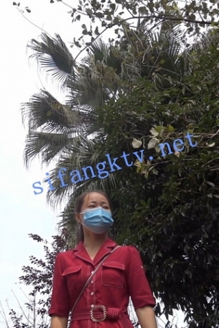 kc490（空城原创）一箭双雕逛公园的俩少妇，红裙粉N和黑裙米白N