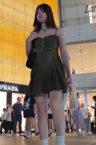 XM142绿色连衣裙清纯可爱小姐姐，黄色内带翅膀