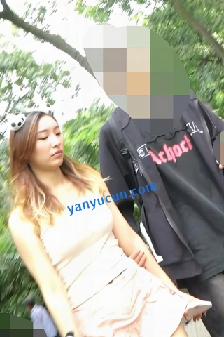 kc1339（空城原创）超短粉裤裙小骚货，半个肥臀完全漏出