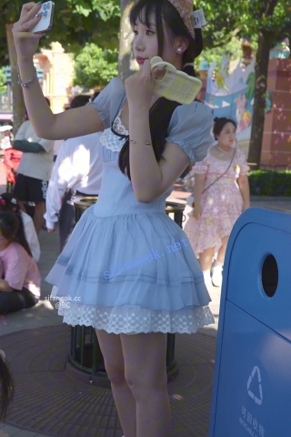 (BC-AA-616)蓝色蕾丝裙小姐姐看表演..半透明内半蹲被前后CD