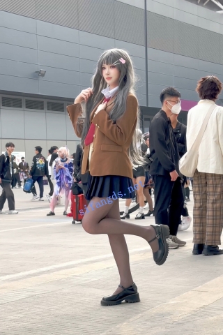 trump1306【KFC】超可爱萝莉麻衣学姐·黑丝白透内·男友拍脸我拍裙底