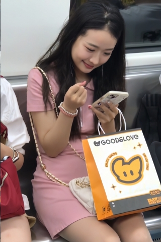 TK285-粉色连衣裙肉丝妹子开闪