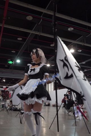 【xxn-139】露背女仆装小姐姐逛街..超短蓬蓬裙配粉色内裤