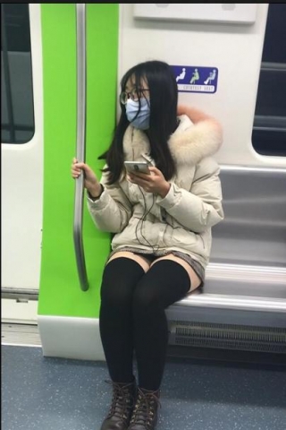 TK344-投稿 原创 CD过膝袜和黑内短裙美女