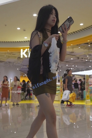 (BC-AA-430)深V低胸露背裙美女逛街..性感粉窄内两侧都露毛