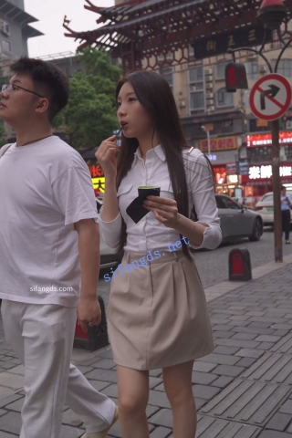 (BC-AA-571)气质美女穿短裙约会逛街..粉色内裤弯腰前后CD