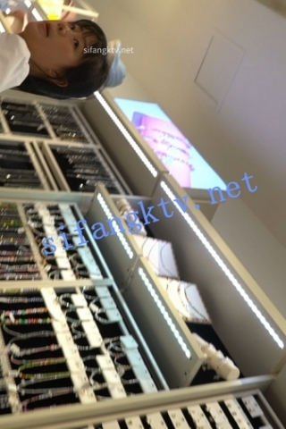 kc857（空城原创）可爱白丝腿袜妹子逛商场，微透可爱N包裹肉臀