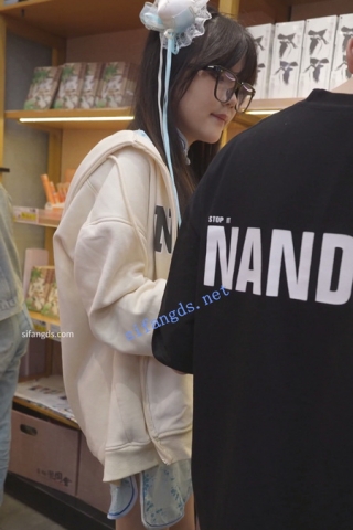 (BC-AA-525)中华娘旗袍小姐姐逛街..肉色丝袜搭配无痕内