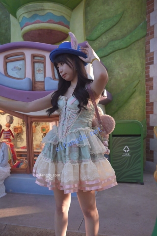 (BC-AA-593)蕾丝裙美女多次看镜头..微透内前后CD屁股Q弹