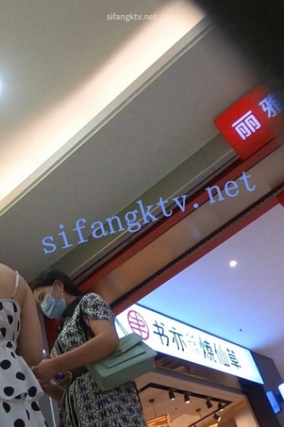 kc644（空城原创）逛商场的连衣裙少妇，米白NN