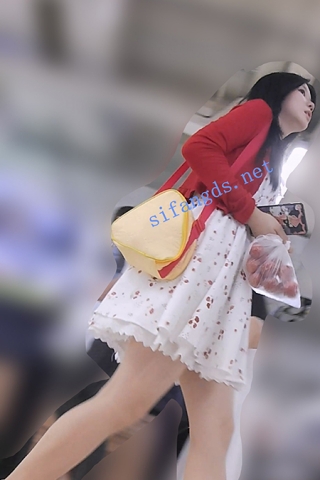 『D·D』-142-肉丝腿，红衣白花裙，黑窄内