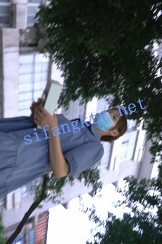 kc852（空城原创）独自逛街的宽松连衣裙小姐姐，蕾丝边灰N