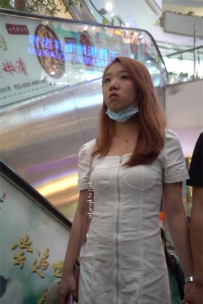 【YZWCD】YC790包臀裙骚货逛商场！短裙弯腰用包也挡不住！