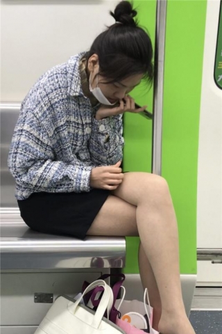 TK386-原创 投稿 抄底OL制服高跟妹子超薄肉丝